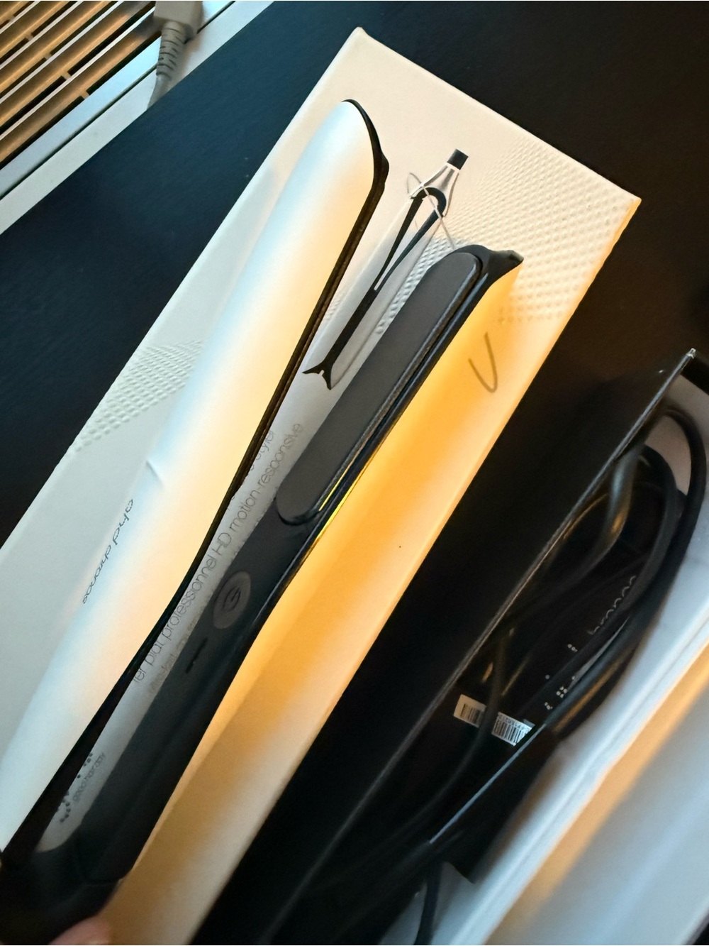 ghd Chronos Professional HD motion responsive White Styler - Picture 5 of 7